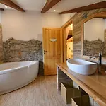 Villa Danica With Pool - Perka