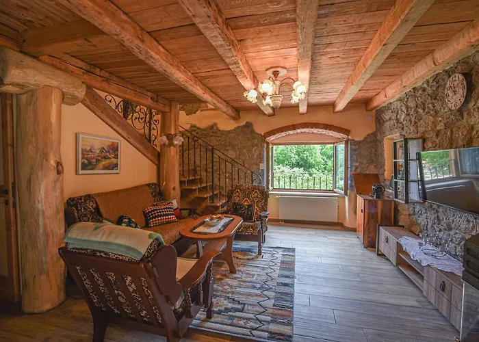 Danica With Pool - Perka Zvoneca