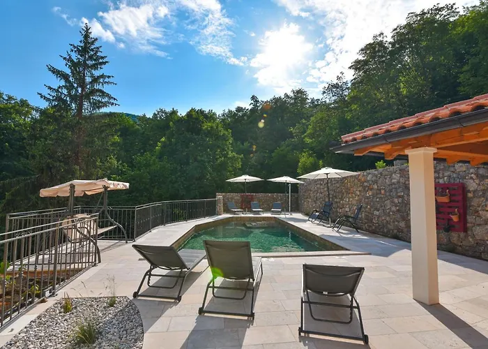 빌라 Danica With Pool - Perka