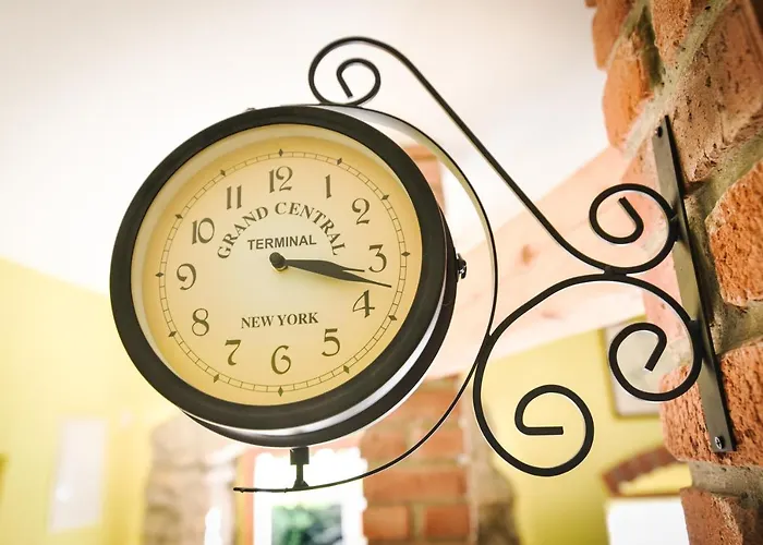 Danica With Pool - Perka * Zvoneca